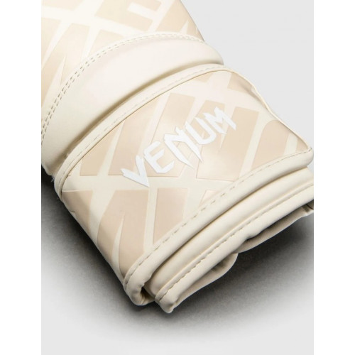 Боксерские перчатки Venum 1.5 XT