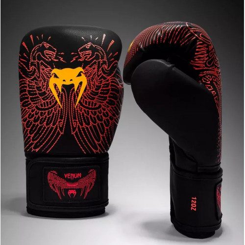 Боксерские перчатки Venum Quetzal Fury