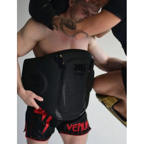 Протектор пояс тренера Venum Elite Belly