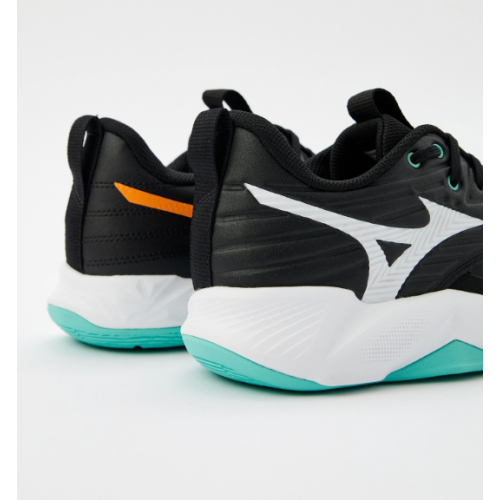 Волейбольная обувь Mizuno Wave Momentum Pro 