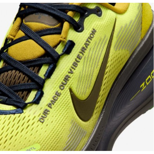 Беговая обувь Nike Vomero 18 Yellow